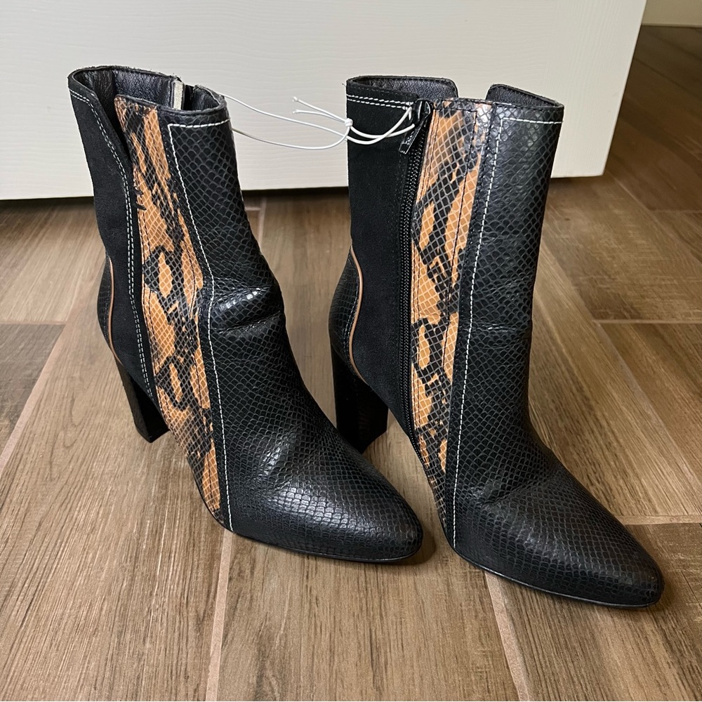Cobra booties by Matisse